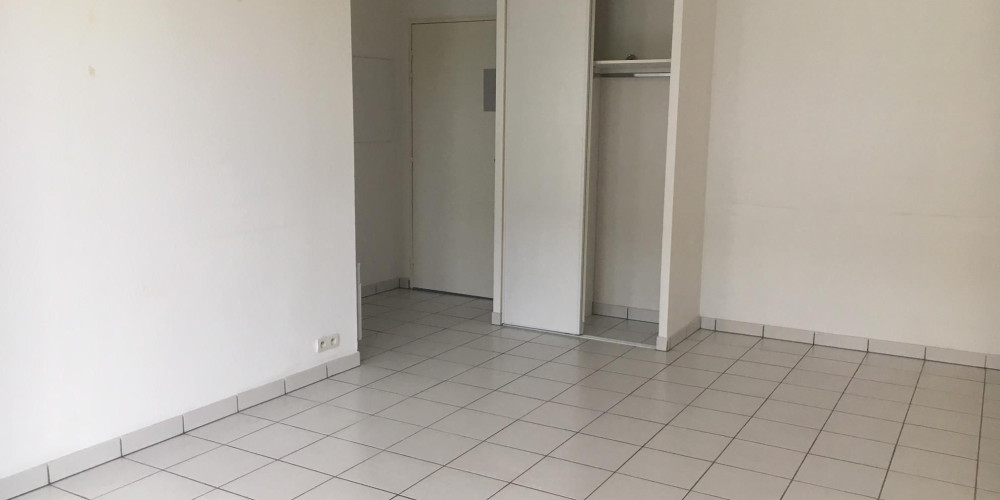 appartement à ST PIERRE DU MONT (40280)